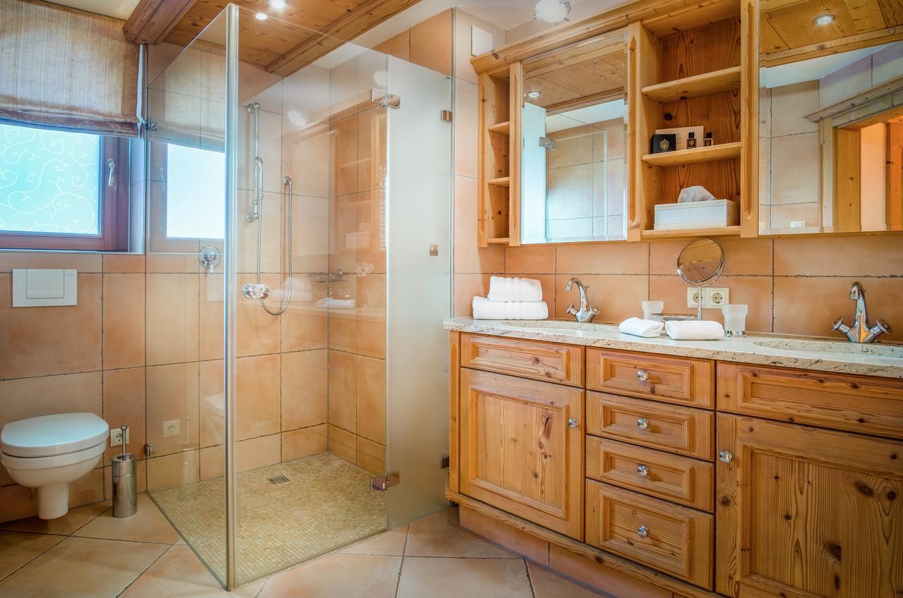 Chalet Verwall Luxury Apartments Lech am Arlberg Room photo